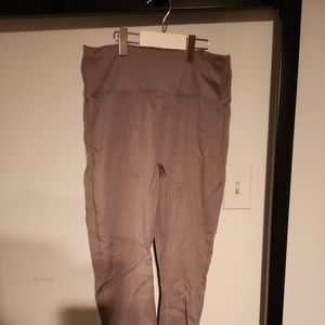 BNWT - Fabletics Leggings - M